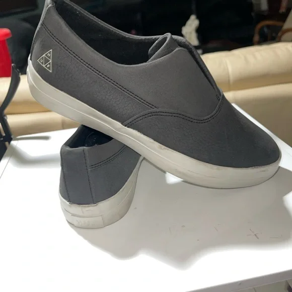 Dylan Huff like new shoes 6.5 - Picture 2 of 10